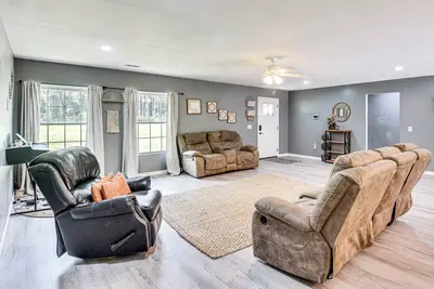 Image de Hike, Fish & Explore: Retreat in Silver Springs!