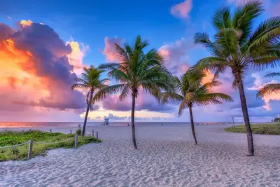 Image de Steps to Ocean: 2br + Pool Access!