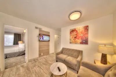 Image de Work & Waves: Gold Coast 2br Escape