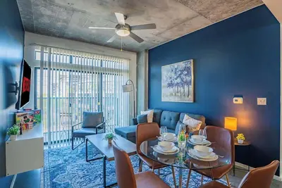 Dt Phoenix Hideaway | Parking Pool, Gym, Balcony,