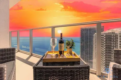 Image de Hollywood Oceanfront Apt - 2br