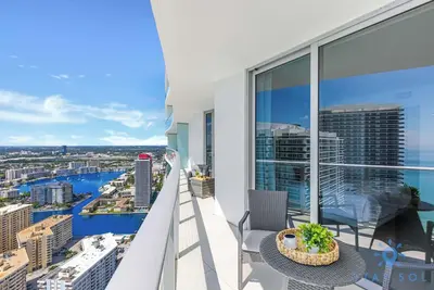 Image de Hollywood 2br Apartment w/Balcony