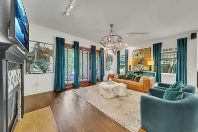 Image de 5br Inman Park Home + Private Terrace Suite