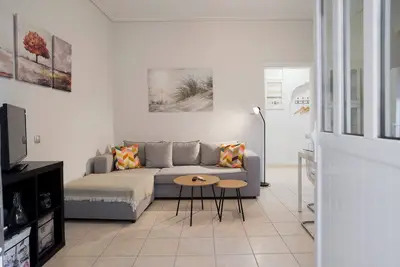 Image de The Little House at Moschato 1br, WiFi, A/C