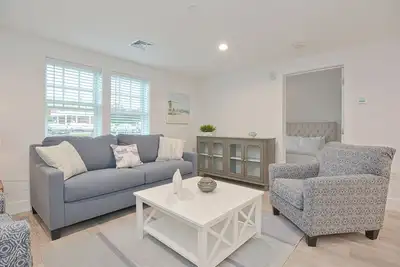 Image de Luxury One Bedroom Condo (675s. F. )