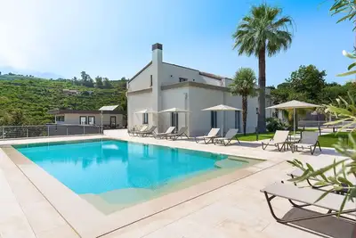 Image de Villa à Mascali avec 6 chambres à coucher, 12 couchages
