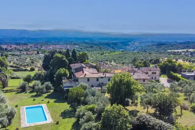 Image de Belle maison de vacances privée avec piscine privée, Wifi, Tv, patio, vue panoramique, parking