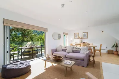 Image de Beautifully Bright Penthouse at Tors Park