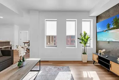 Image de 2br Near Bok Center - Lounge Gym Pet Ok