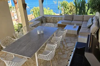 Image de Villa with sea views, large swimming pool, jacuzzi, wifi, air conditioning.