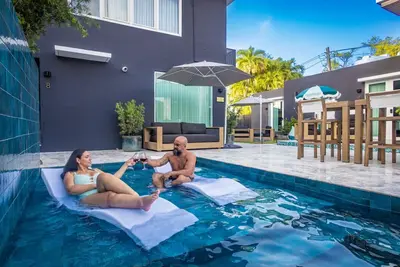 Image de Portofino Resort-Style Villa Pool Walk to Beach