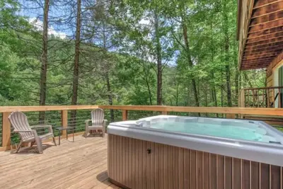 Image de *River View* Cozy 3bd Cabin w/ Hot Tub + Near Town