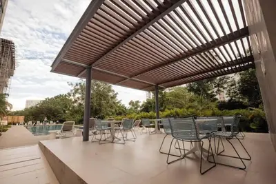 Image de Luxury apartment in exclusive condominium + pool
