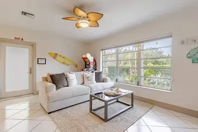 Image de Cozy 2-bedroom home just a 5-minute walk to the beach in Lauderdale-by-the-Sea.