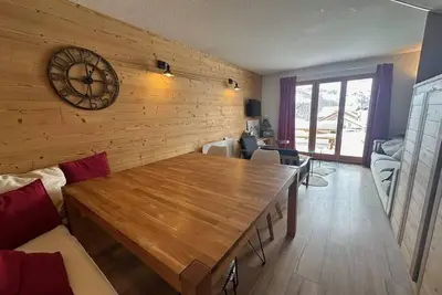 Image de 2ème étage, vue station, terrasse, balcon, parking, télévision, casier à ski, 80m², Vars