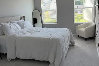 Image de 3-bedroom townhome in charming Wake Forest with Ac