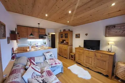 Image de À 50m des pistes de ski, 1er étage, parking, télévision, casier à ski, 42m², Montgenèvre