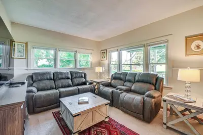 Image de 2 Mi to Oak Grove Racing & Gaming: Home on 1 Acre