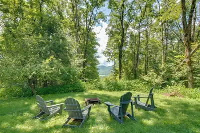 Image de Getaway w/ Guest House - 6 Mi to Lake Glenville!