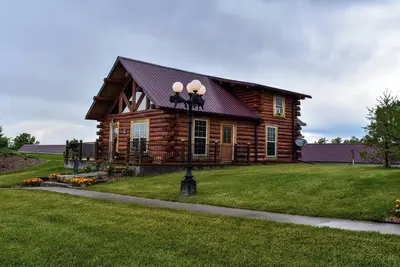 Image de 4-bedroom cabin in peaceful Albany, Mo. Amazing views and relaxing environment.
