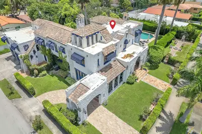 Image de Luxe Moorish Castle Retreat Near Hollywood Beach