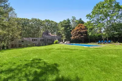 Image de Spacious 5-bedroom house in gorgeous Water Mill