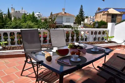 Image de Nice house 5 minutes walking distance to the beach with swimming pool.