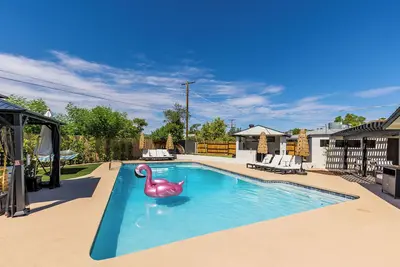 Image de Casa Tropical • 11 Beds • Huge Pool • Near Asu