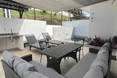 Image de Private Home w/ Pool, Bbq, Ac, Fast WiFi – 150m to Beach, Sleeps 5