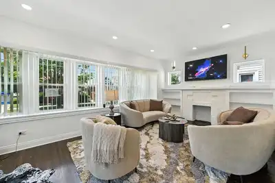 Image de Delightful 5-bedroom house with Ac in vibrant Chicago