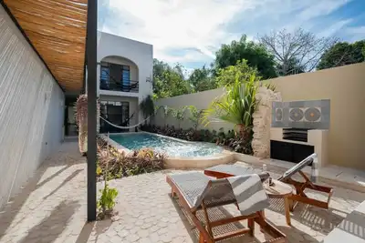 Image de Luxury Heaven in Merida: Poolside Bliss in La Ermita