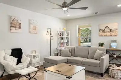 Image de 3 bedroom, 2 bath house, sleeps 6+, baby bed B