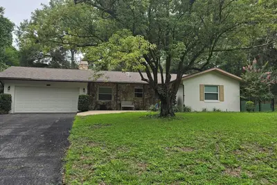 Image de Pet friendly remodeled home in Rio Vista offering private Rainbow River access