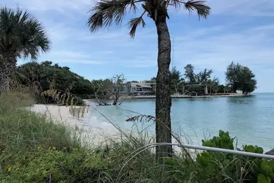 Image de Siesta Key Newly Renovated Condo with Private Beach/short walk to Siesta Village