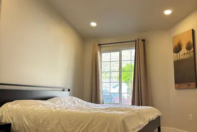 Image de Charming 3-bedroom townhome in Provo new remodel