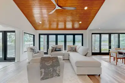 Image de Keen-Wik on the Bay Spacious home w/community boat launch & dock.