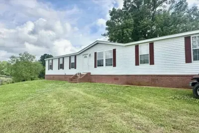 Image de Family friendly and peaceful 4-bedroom home in Se Hinds County with stocked pond