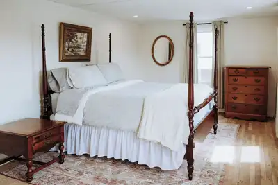 Image de Stay at Cannon Street Loft—your cozy Hq on the Square in downtown Woodbury!