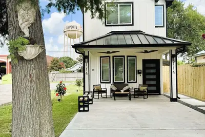 Image de The Mini Mansion on Main Street