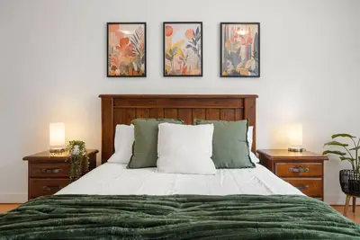 Image de Comfy Box Hill Unit: Near Station + Restaurants!