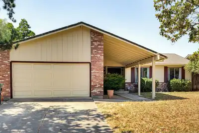 Image de Updated Home in Suburbs - 10 Mi to Dtwn Stockton!
