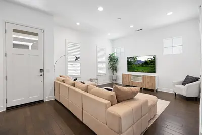 Image de Relaxing Family Home w/Pool near Disneyland