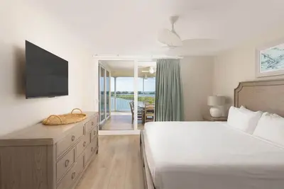 Image de Convenient Location! Outdoor Pool Access, Full Kitchen! Near Beach!