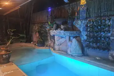 Image de Tribal Bliss Private Resort à Lipa Batangas, une chambre privée avec piscine