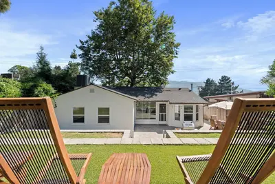 Image de Spacious 3br Family Home with Backyard & Views – La Crescenta Getaway