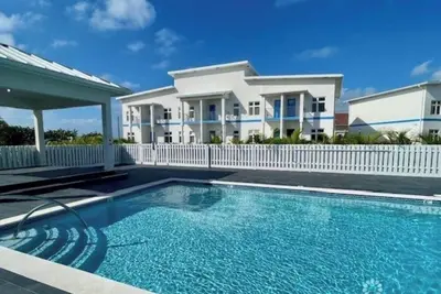 Image de Adorable 2-bedroom apartment with Ac in East End, Grand Cayman