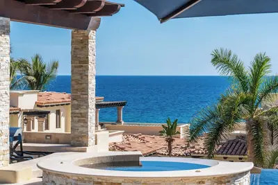 Image de Luxurious Villa Ocean Views at Private Community!