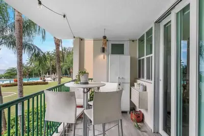 Image de Beachfront | Balcony With Pool & Beach Views