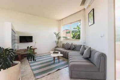 Image de Bright 1br Flat Fully Furnished + Central