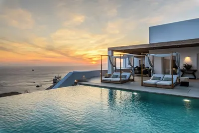Image de A Luxurious Retreat with sea view in Mykonos!